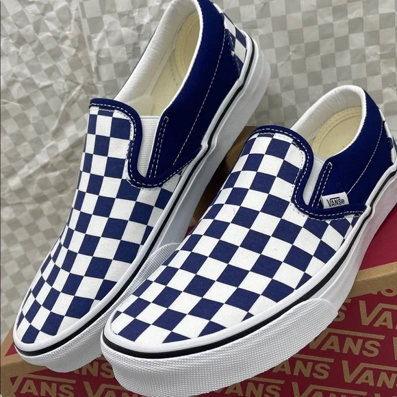 Vans Men’s Classic Slip-On
Color Theory Checkerboard
VN000BVZBYM Sneakers Beacon - Picture 7 of 16